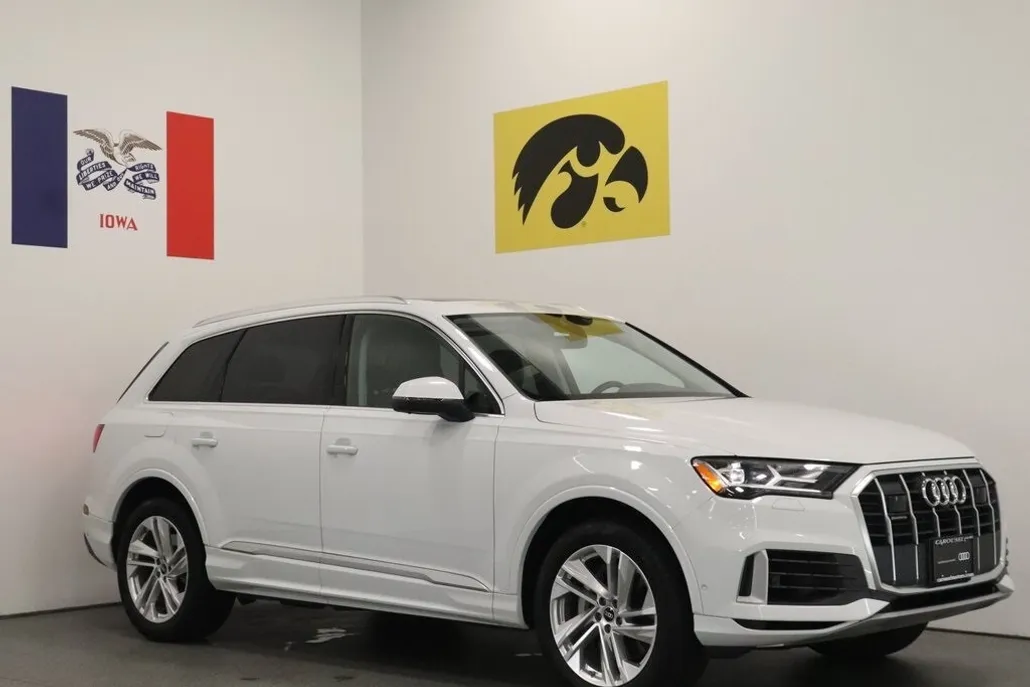 2022 Audi Q7 55 Premium Plus photo 1
