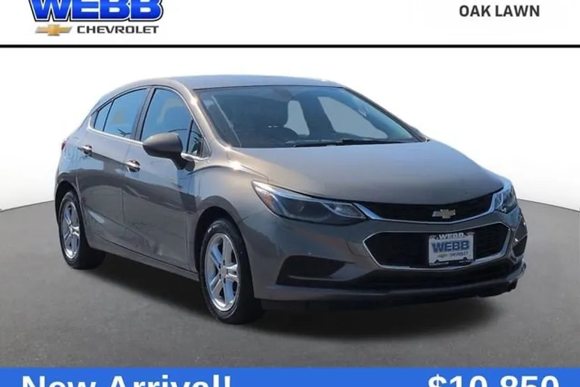 2017 Chevrolet Cruze LT photo 1