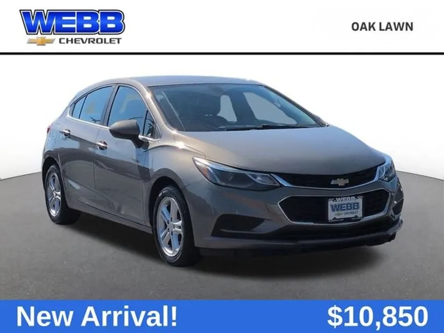 2017 Chevrolet Cruze LT photo 1