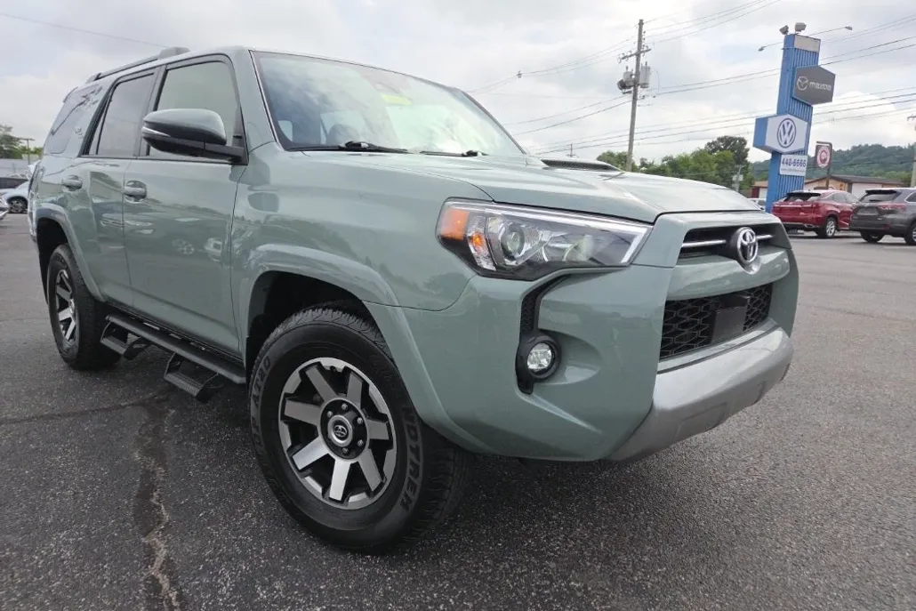 2023 Toyota 4Runner TRD Off-Road Premium photo 1