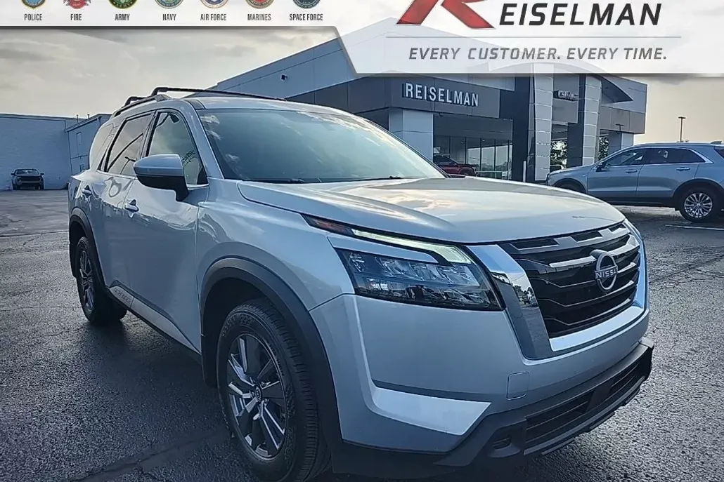 2024 Nissan Pathfinder SV photo 1