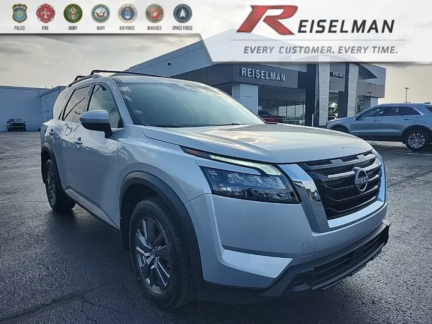2024 Nissan Pathfinder SV photo 1