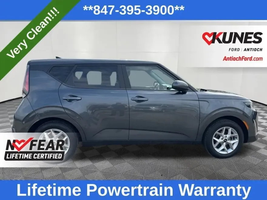 2023 Kia Soul LX photo 1