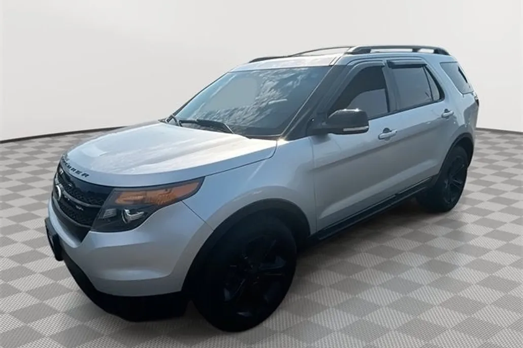 2015 Ford Explorer Sport photo 1