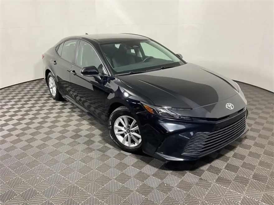 2025 Toyota Camry LE photo 1