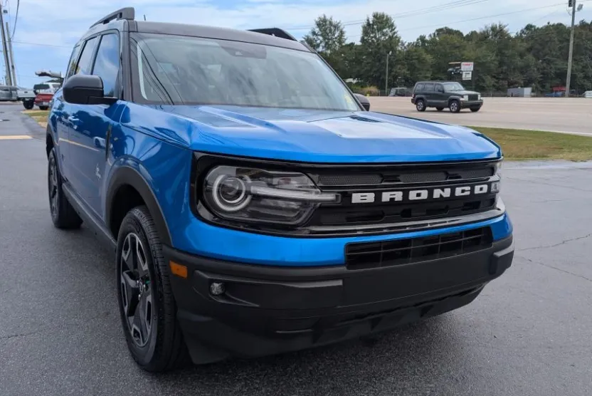 2022 Ford Bronco Sport Outer Banks photo 1