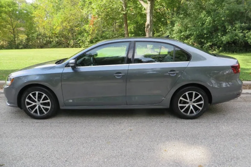 2017 Volkswagen Jetta 1.4T SE photo 1
