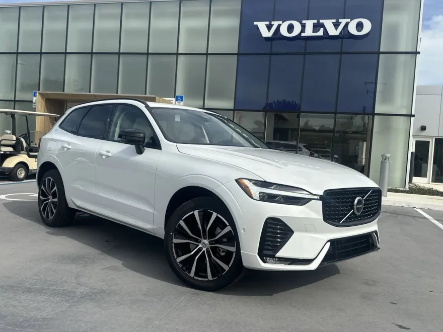 2025 Volvo XC60 B5 Plus photo 1