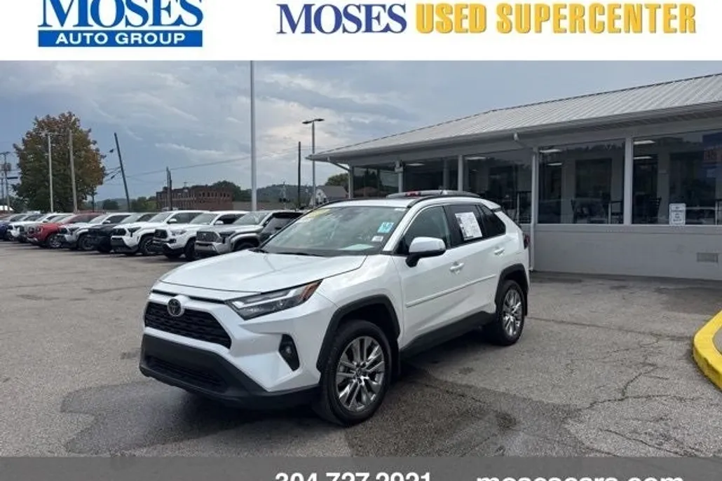 2023 Toyota RAV4 XLE Premium photo 1