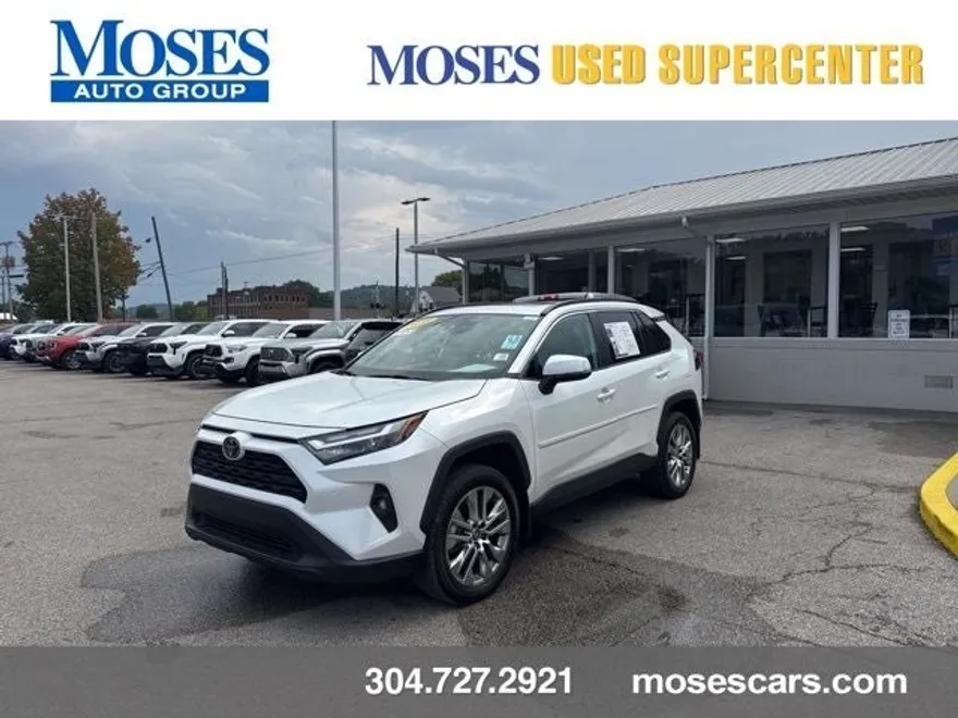 2023 Toyota RAV4 XLE Premium photo 1
