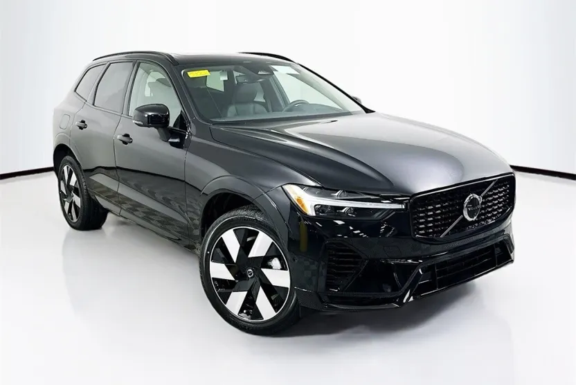 2025 Volvo XC60 Hybrid T8 Plus photo 1
