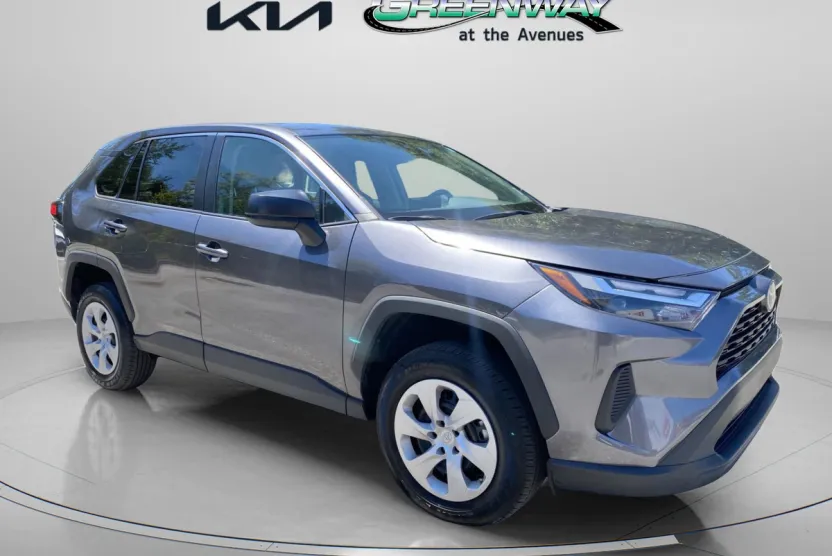 2024 Toyota RAV4 LE photo 1