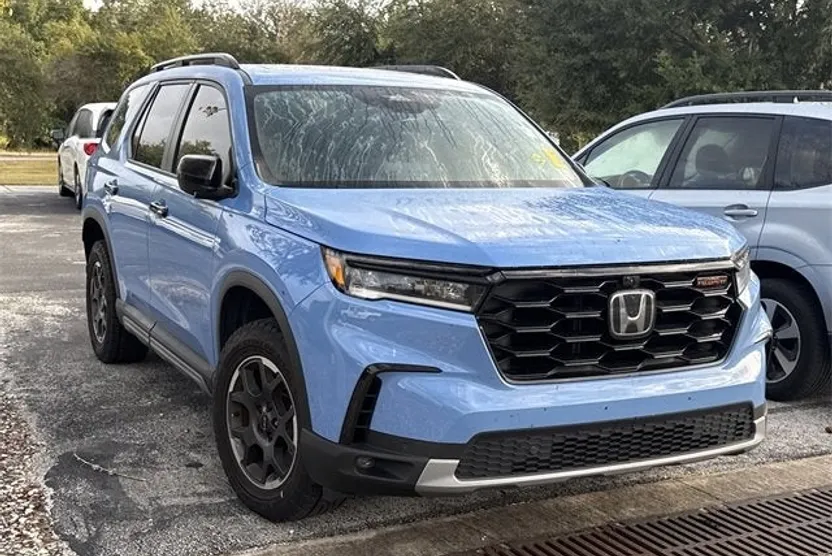 2024 Honda Pilot TrailSport photo 1