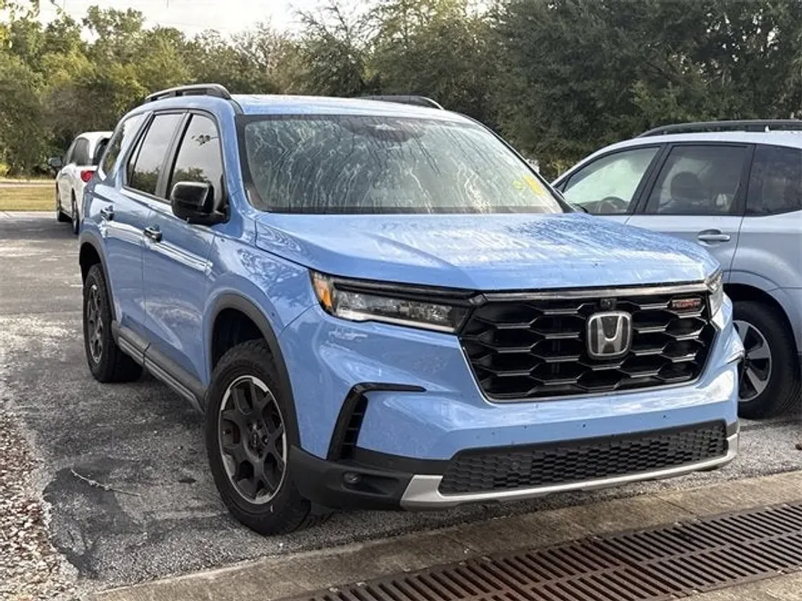 2024 Honda Pilot TrailSport photo 1