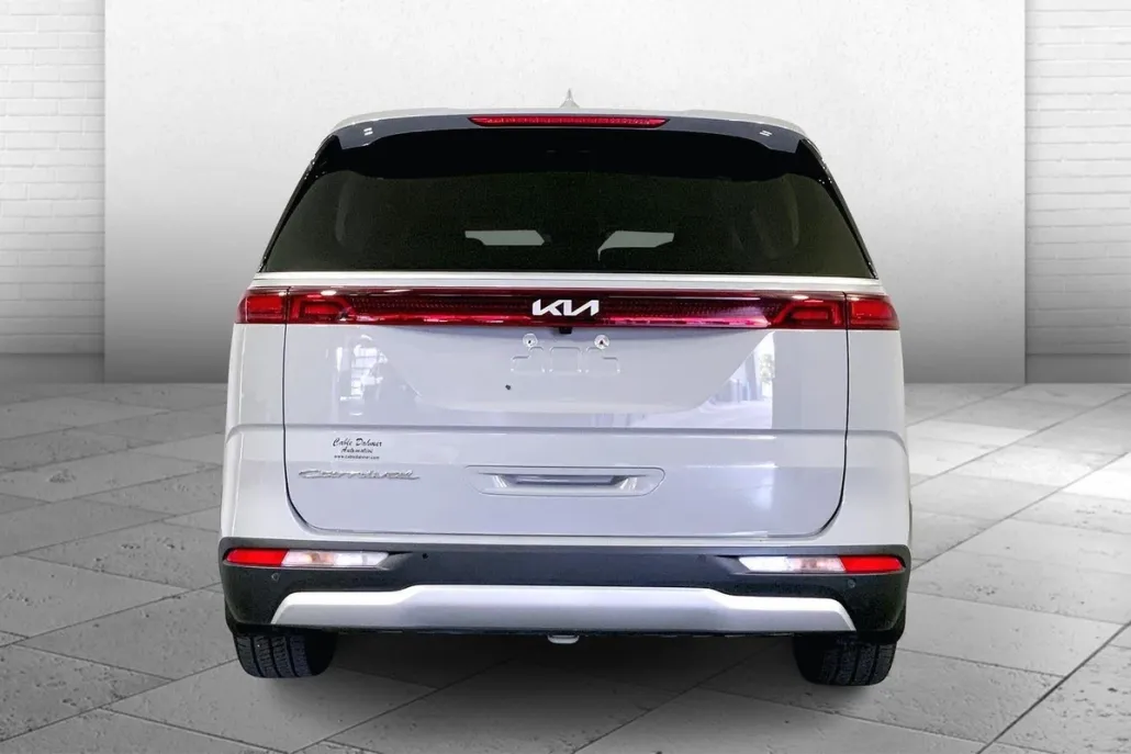 2022 Kia Carnival EX photo 1
