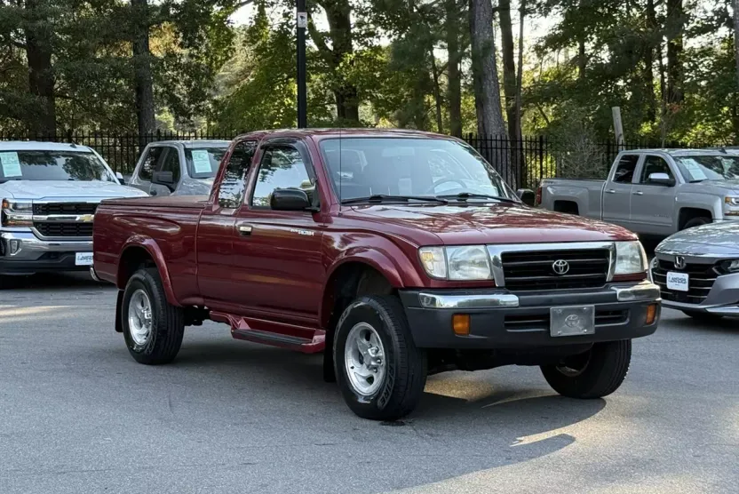 1999 Toyota Tacoma PreRunner XtraCab photo 1