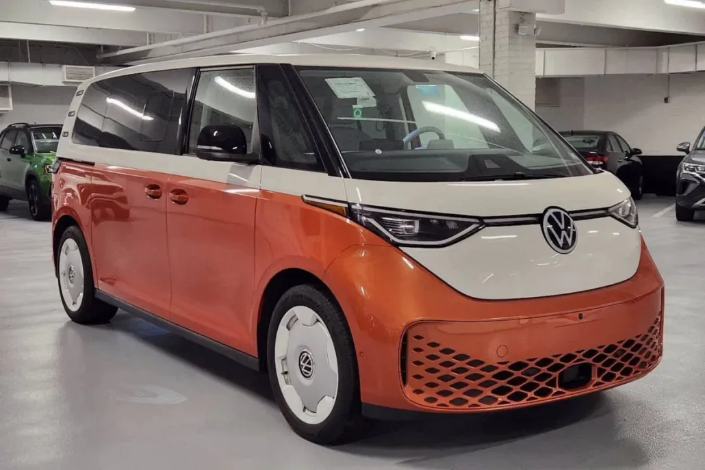 2025 Volkswagen ID. Buzz photo 1