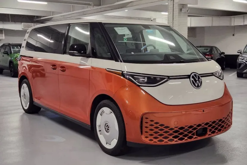 2025 Volkswagen ID. Buzz photo 1