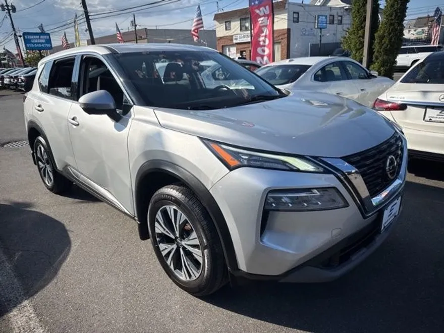 2021 Nissan Rogue SV photo 1