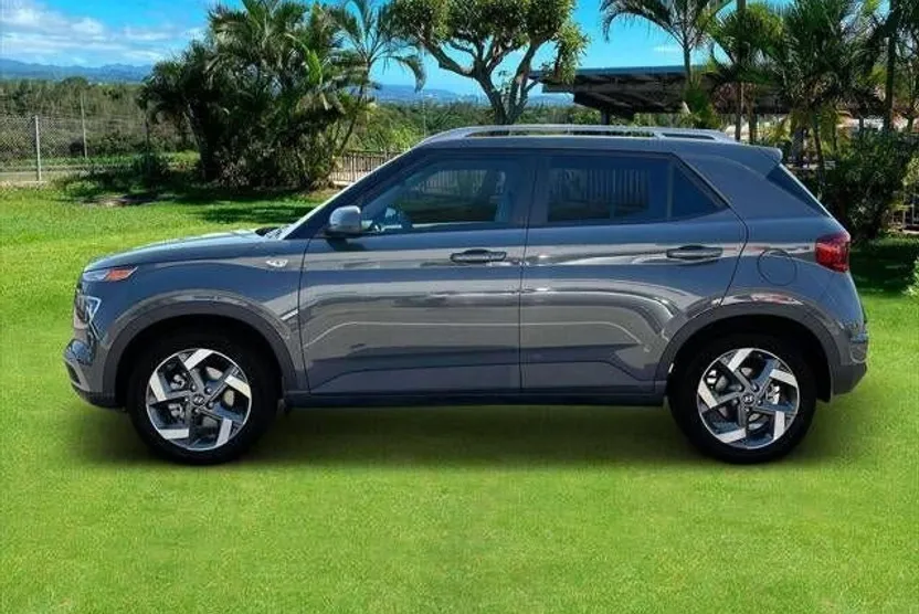 2025 Hyundai Venue SEL photo 1