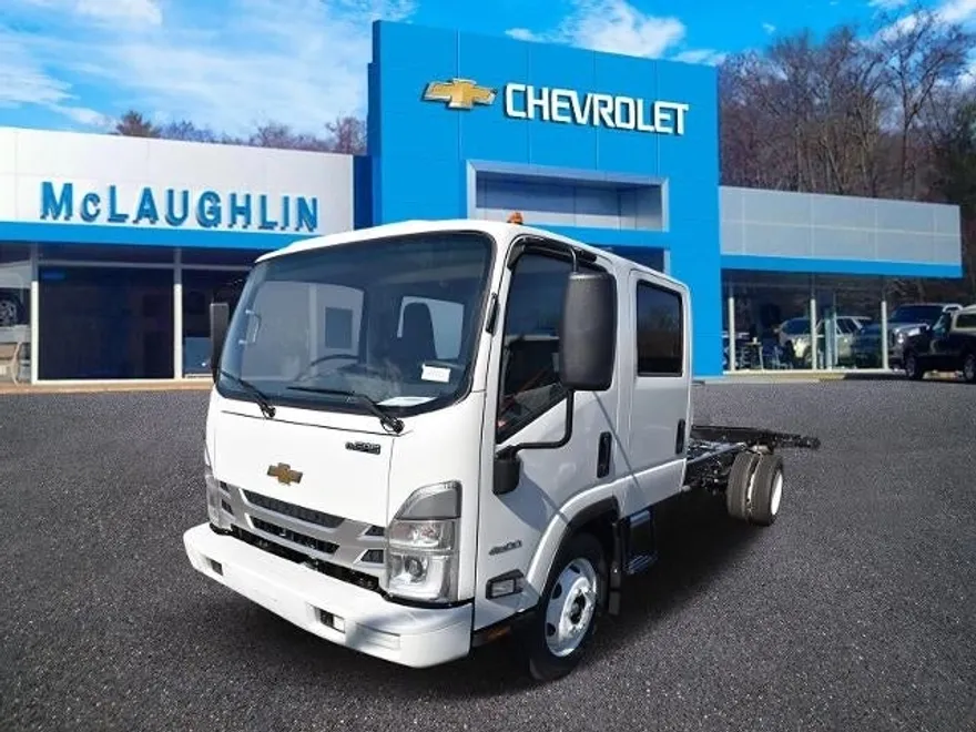 2024 Chevrolet Silverado 4500HD Base photo 1
