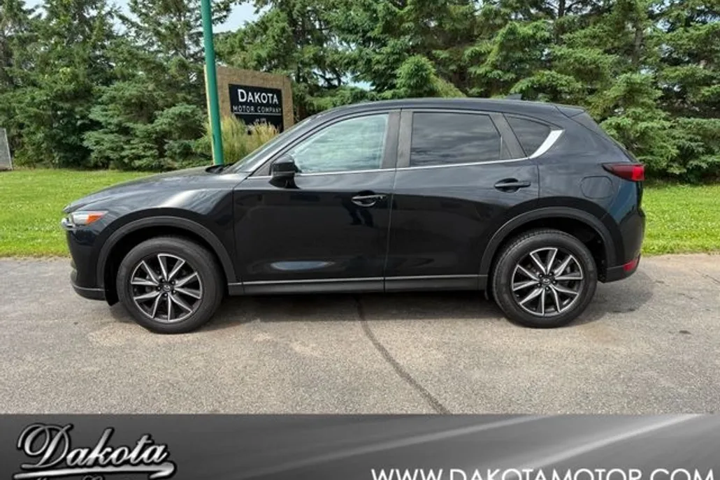 2019 Mazda CX-5 Touring photo 1