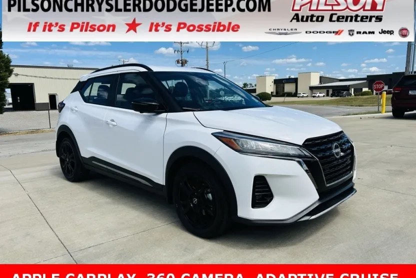 2024 Nissan Kicks SR photo 1