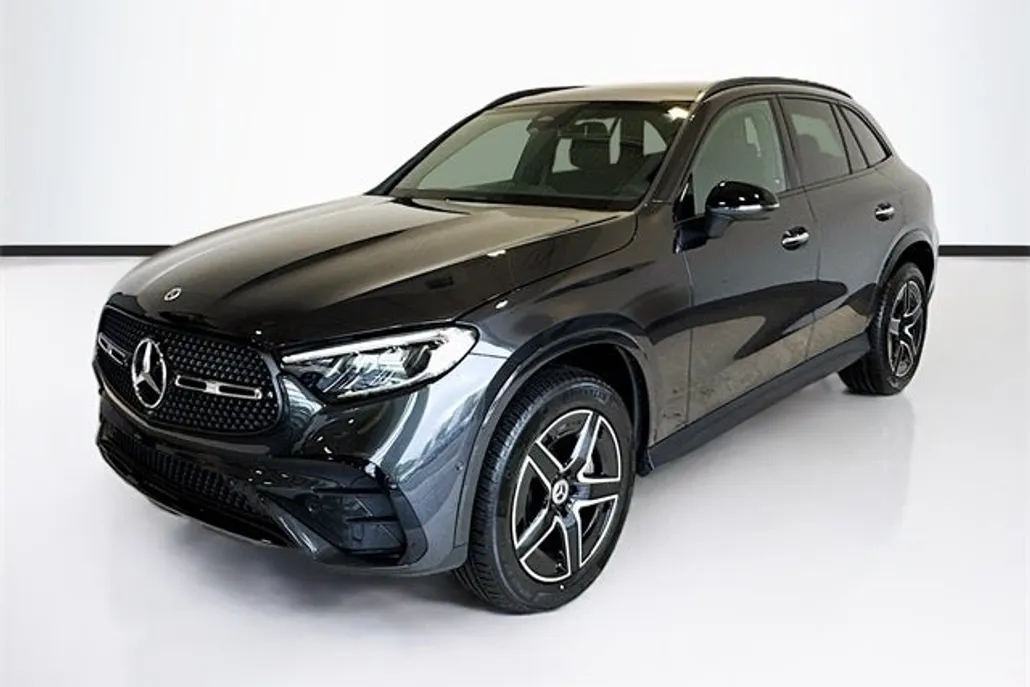2025 Mercedes Benz GLC 300 4MATIC photo 1