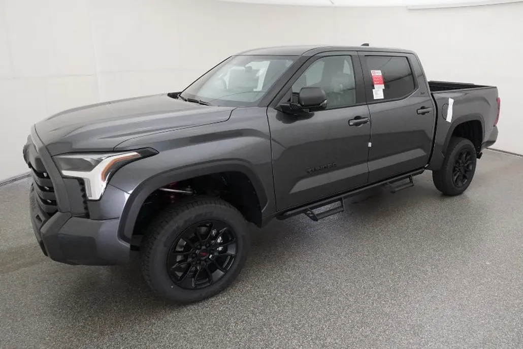 2025 Toyota Tundra SR5 CrewMax photo 1