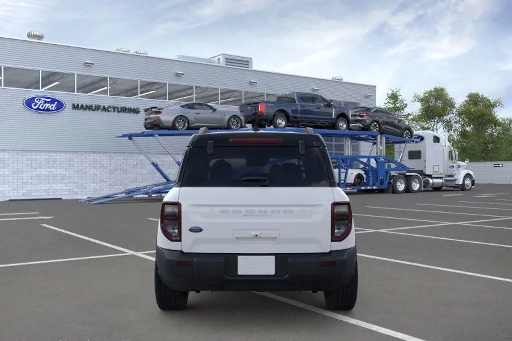 2025 Ford Bronco Sport Outer Banks photo 1