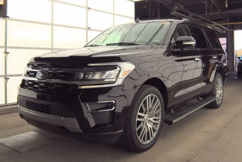 2023 Ford Expedition Limited photo 1