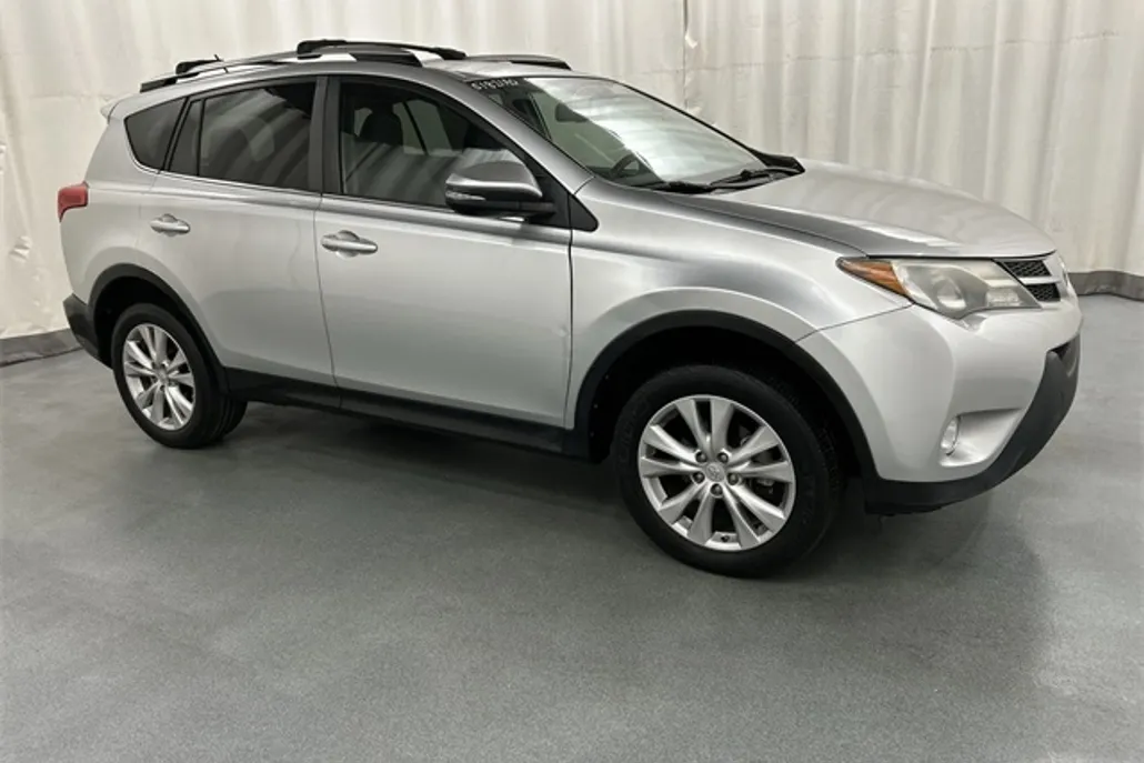 2015 Toyota RAV4 Limited photo 1