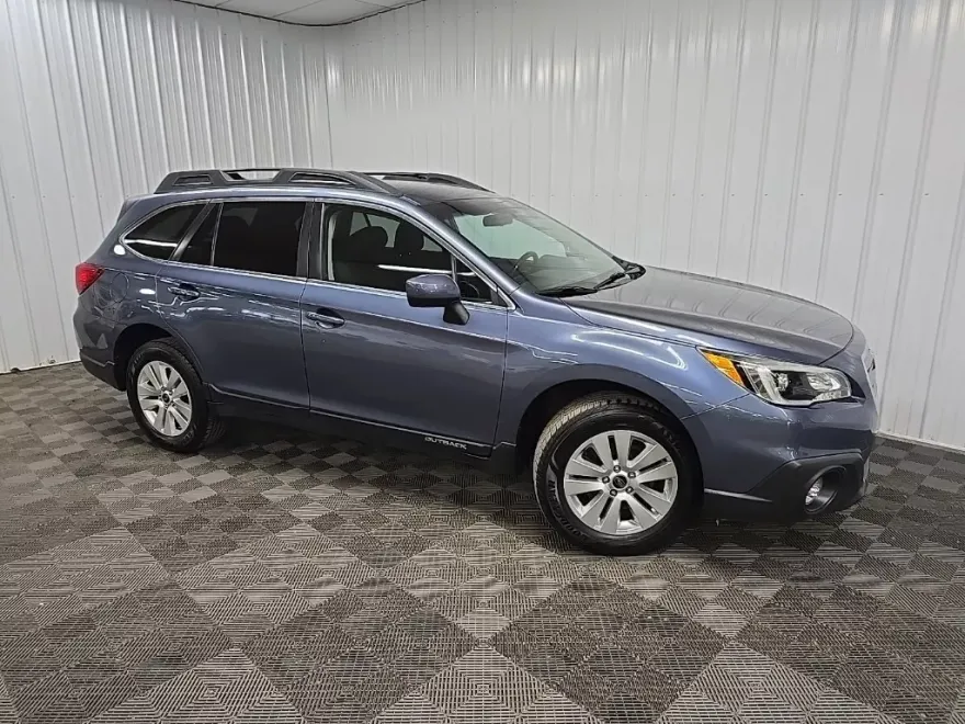 2015 Subaru Outback 2.5i Premium photo 1