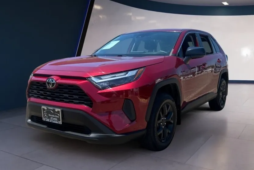 2023 Toyota RAV4 LE photo 1