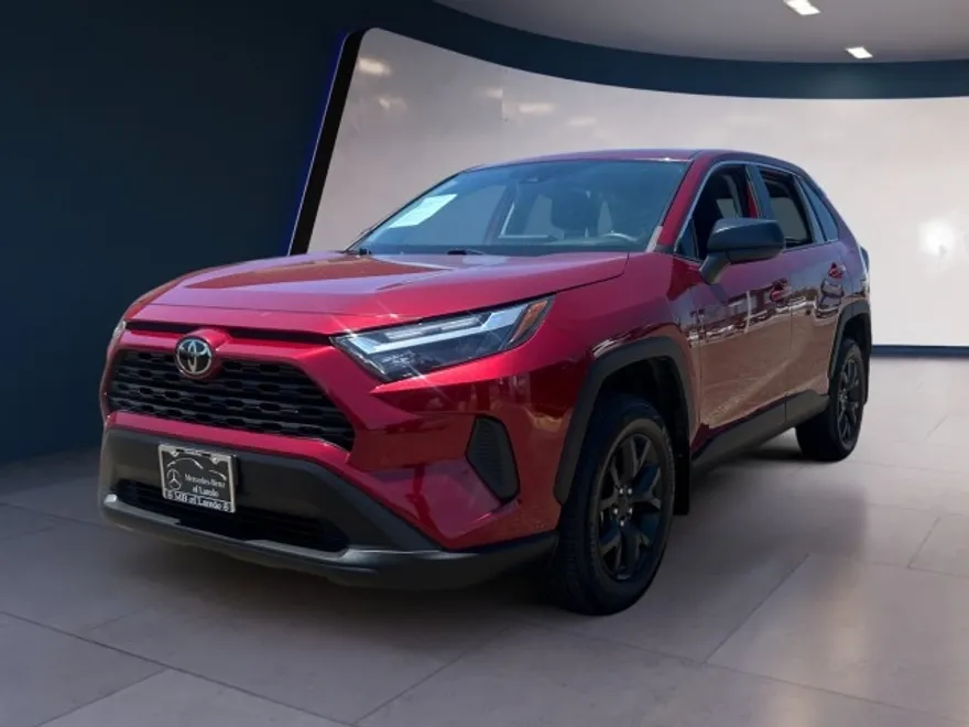 2023 Toyota RAV4 LE photo 1
