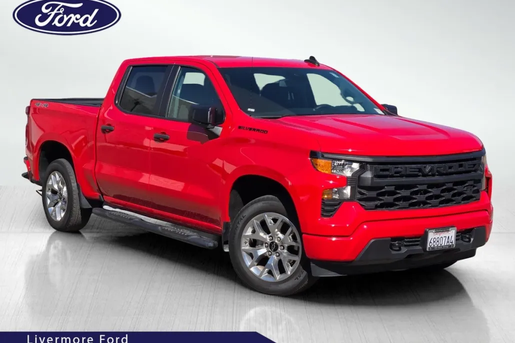 2023 Chevrolet Silverado 1500 Custom photo 1