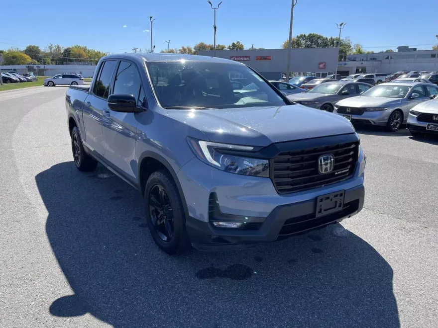 2022 Honda Ridgeline Black Edition photo 1