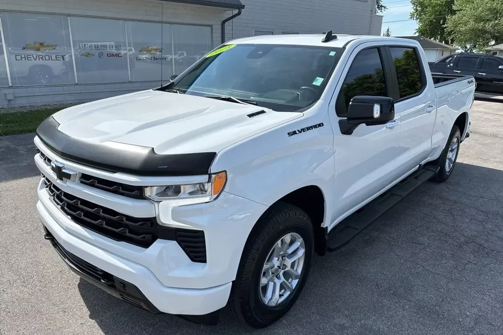 2023 Chevrolet Silverado 1500 RST photo 1