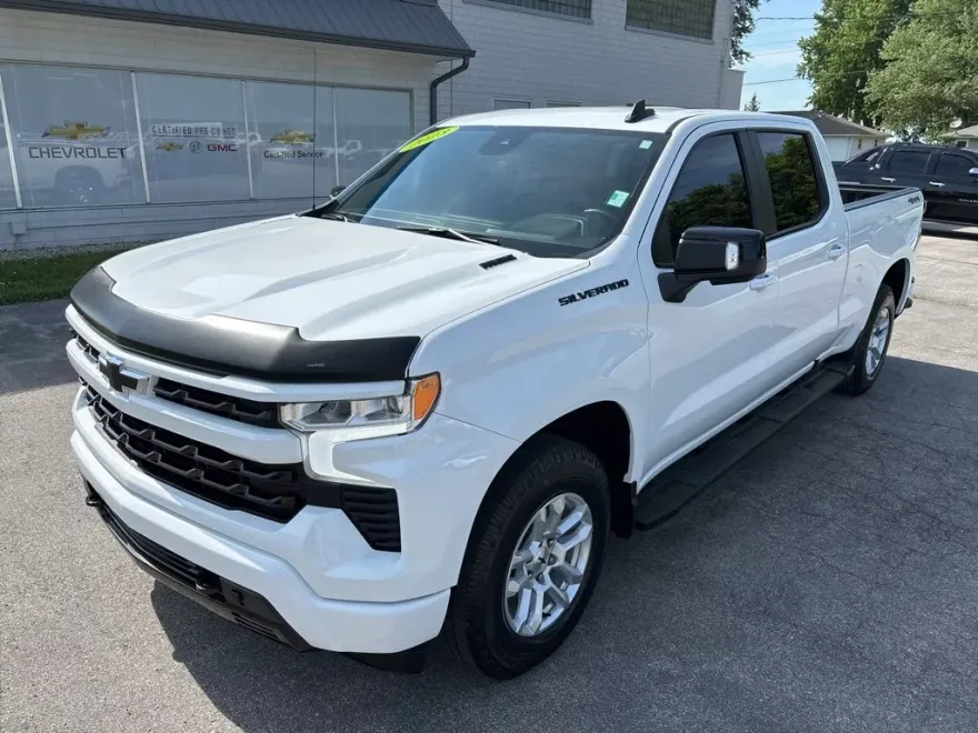 2023 Chevrolet Silverado 1500 RST photo 1