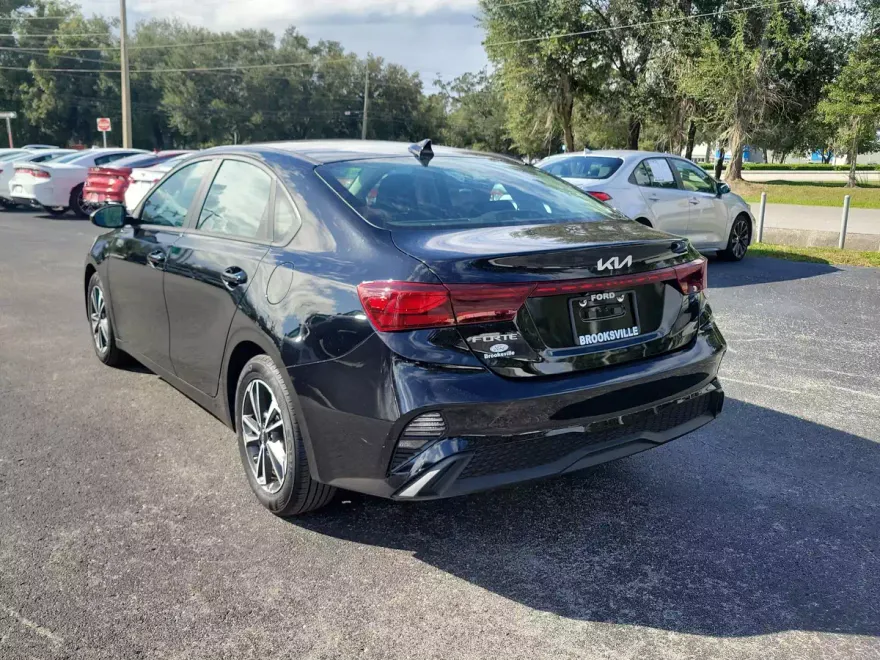 2024 Kia Forte LXS photo 1