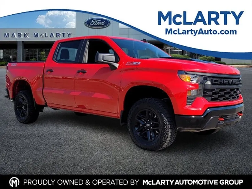 2023 Chevrolet Silverado 1500 Custom Trail Boss photo 1