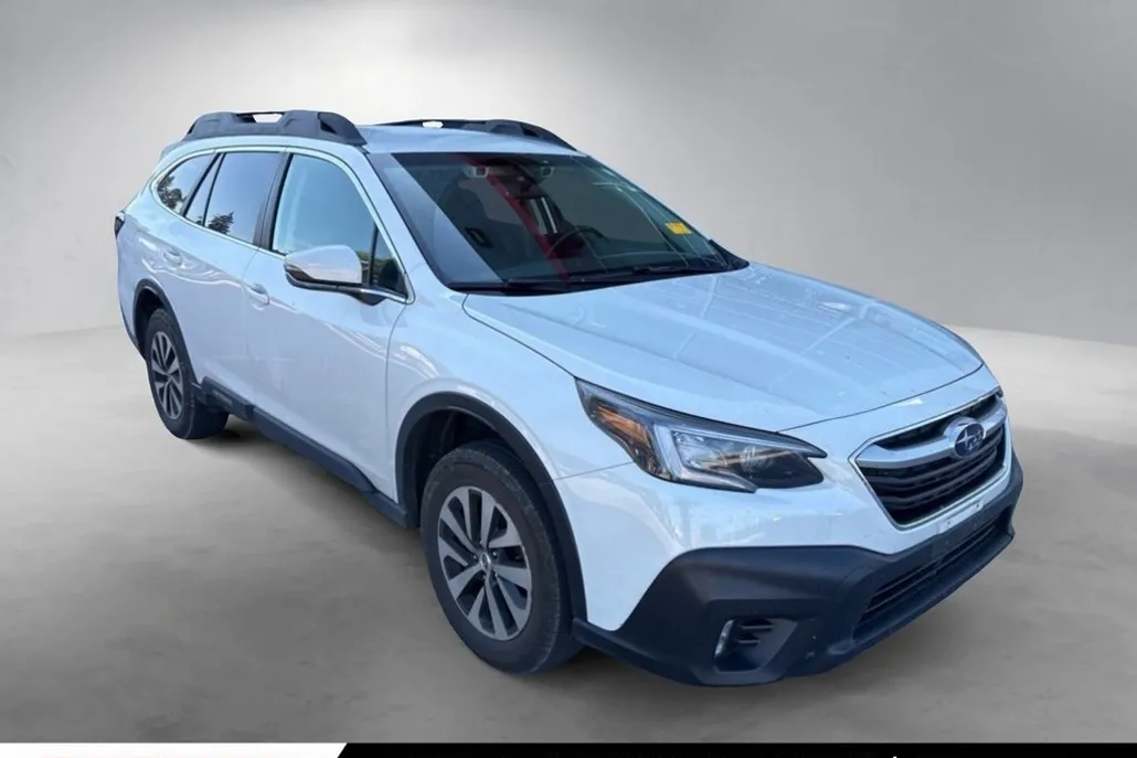 2021 Subaru Outback Premium photo 1
