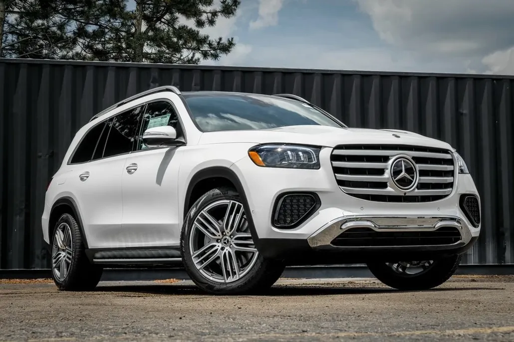 2025 Mercedes Benz GLS 450 4MATIC photo 1