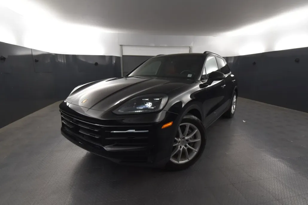 2024 Porsche Cayenne Base photo 1