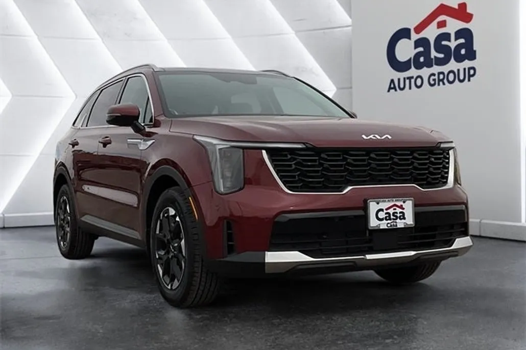 2025 Kia Sorento S photo 1