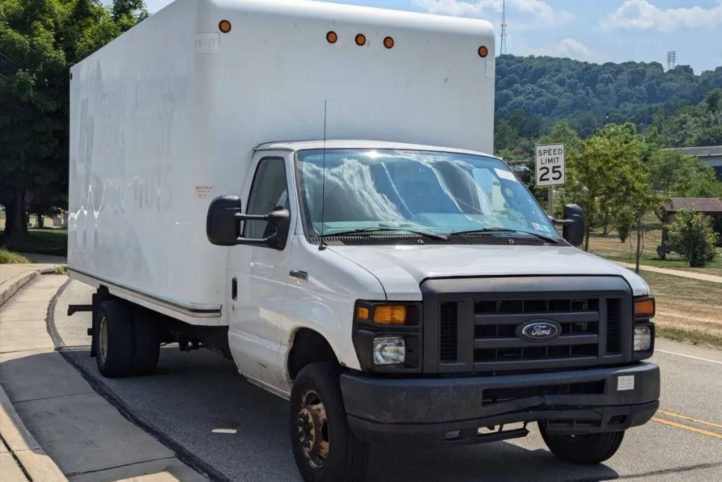 2016 Ford E-450 photo 1