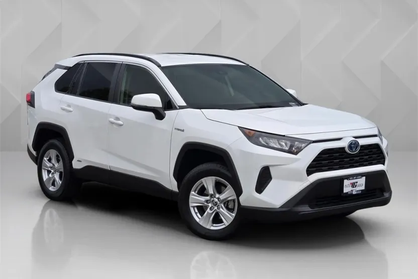 2021 Toyota RAV4 Hybrid LE photo 1
