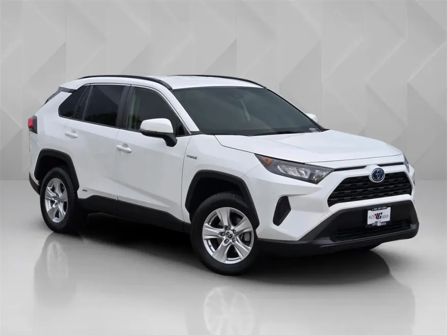 2021 Toyota RAV4 Hybrid LE photo 1
