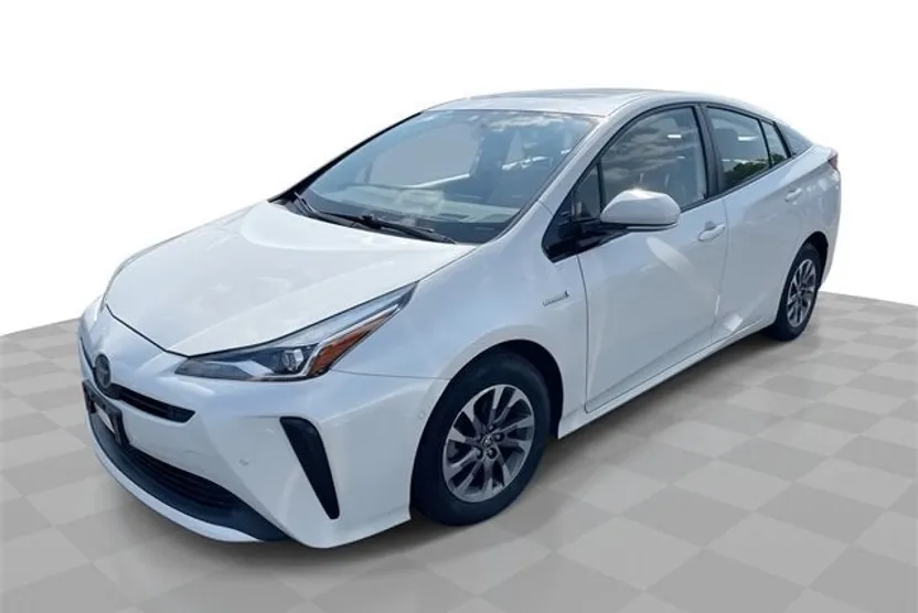 2020 Toyota Prius L Eco photo 1