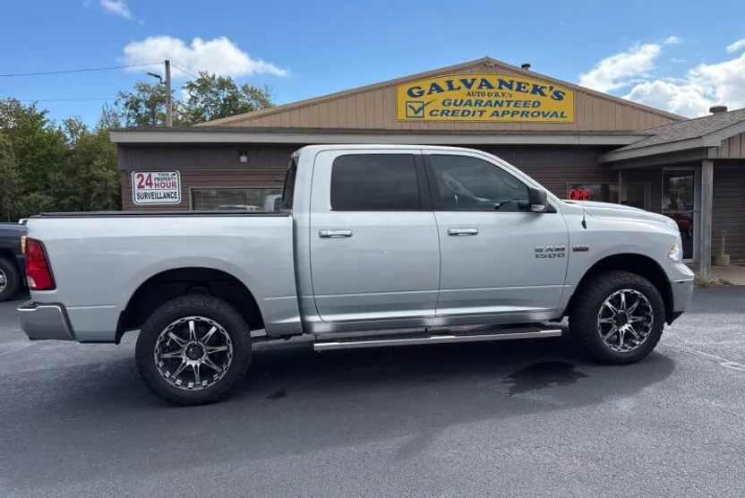 2018 Ram 1500 SLT photo 1